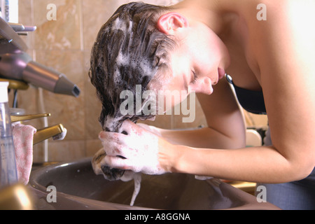 Haare waschen pflegen