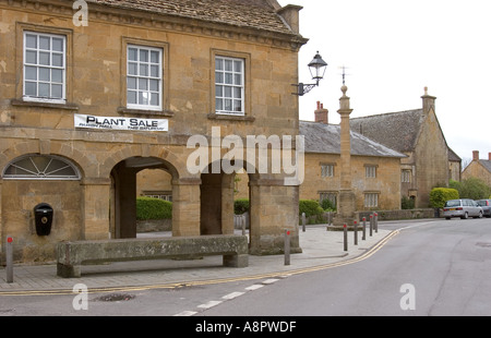 England Somerset Martock town centre with Market Hall and pinnacle monument Stock Photo