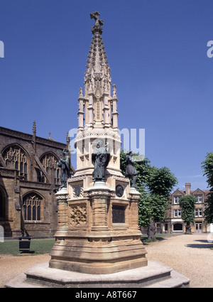 Sherborne Abbey Digby Memorial standing in front of the Abbey Church of St Mary the Virgin Stock Photo