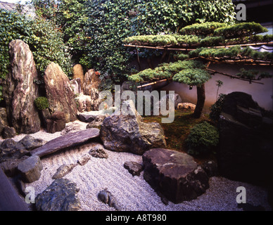 Japan Kyoto Daitoku ji buddhist temple Daisen in zen garden Stock Photo