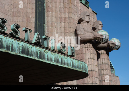 Built in 1916 by the Finnish architect Eliel Saarinen Helsinki's art deco style railway station was years ahead of its time Stock Photo