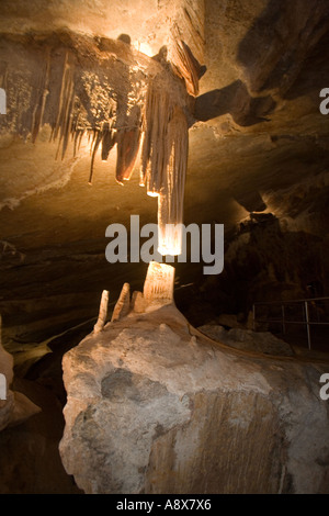 Stalactite and Stalagmite Jenolan Caves, Blue Mountains National Park ...