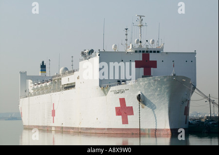 US Navy Hospital Ship Comfort docked in Baltimore harbor Stock Photo