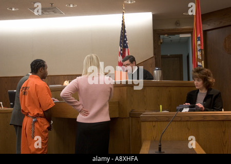 Defendant and District Attorney talking to judge O Malley Jackson County Circuit Court Missouri USA Stock Photo