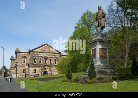 dh  STIRLING STIRLINGSHIRE Robert robbie Burns statue scottish poet bard scotland rabbie historical scots monuments Stock Photo