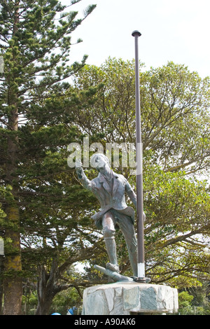 New Zealand Gisborne Statue of Captain James Cook crew man boy Nick Nicholas Young reputed to be the first to spot NZ Stock Photo