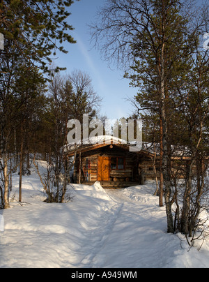 Holiday cabin in the woods Stock Photo - Alamy
