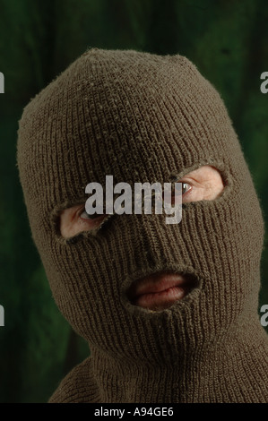 Scary uomo in passamontagna maschera da sci dsca 4189 Foto stock - Alamy