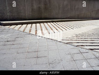 concrete grid that is part of a driveway Stock Photo - Alamy