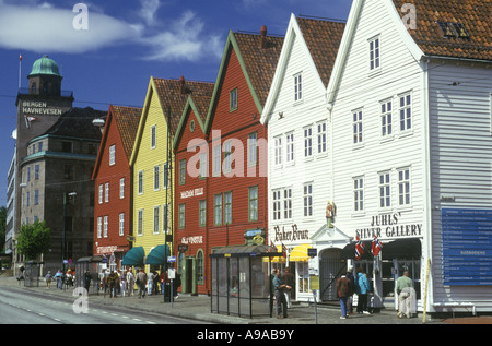ROW OF OLD WOODEN MERCHANTS HOUSES HANSEATIC WHARF BRYGGEN BERGEN NORWAY Stock Photo