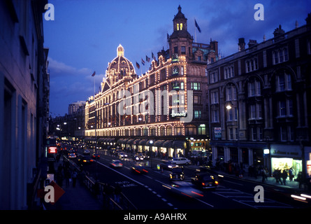 1988 HISTORICAL HARRODS DEPARTMENT STORE (©CHARLES WILLIAM STEPHENS 1939) BROMPTON ROAD KNIGHTSBRIDGE LONDON ENGLAND UK Stock Photo