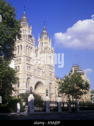 NATURAL HISTORY MUSEUM CROMWELL ROAD SOUTH KENSINGTON LONDON ENGLAND UK Stock Photo