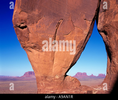 TEARDROP ARCH MONUMENT VALLEY NAVAJO TRIBAL PARK UTAH ARIZONA USA Stock Photo