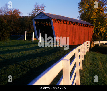 FALL SCENIC HARMON COVERED BRIDGE PLUM CREEK INDIANA COUNTY PENNSYLVANIA USA Stock Photo