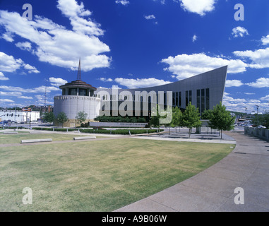 COUNTRY MUSIC HALL OF FAME (©TUCK-HINTON ARCHITECTS PLC 2001) DOWNTOWN NASHVILLE TENNESSEE USA Stock Photo