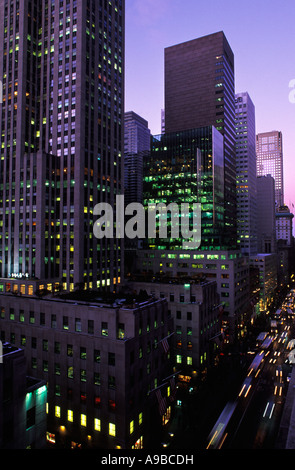 OVERLOOK FIFTH AVENUE SKYSCRAPERS MIDTOWN MANHATTAN NEW YORK CITY USA ...