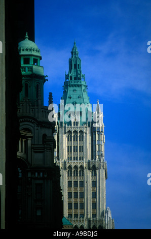 WOOLWORTH BUILDING BROADWAY DOWNTOWN MANHATTAN NEW YORK CITY USA Stock Photo