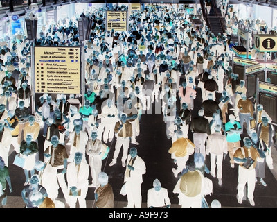 Negative travel image of Liverpool street station London travel disruption delayed commuters evening rush hour England UK Stock Photo