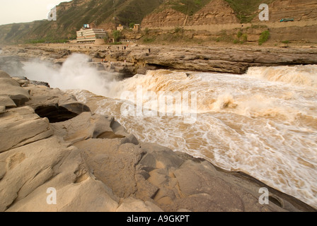 Yellow River (Huang He) at Hukou waterfalls Shanxi province with Shaanxi on opposite bank Stock Photo