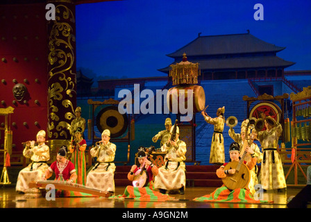 Musicians on stage at Tang dynasty performance of The Silk Road in Xi'an, China Stock Photo