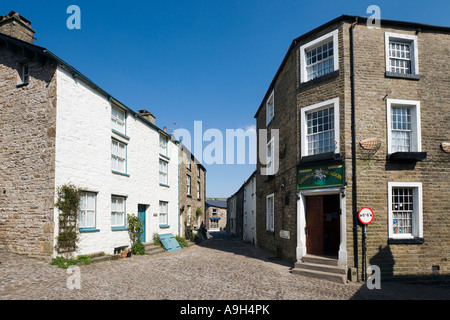 George and Dragon Pub in Village Centre, Dent, Dentdale, Yorkshire Dales National Park, North Yorkshire, England, UK Stock Photo