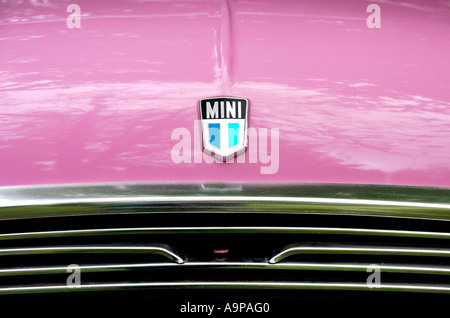 1983 Pink Austin Mini Mayfair bonnet with badge. UK Stock Photo