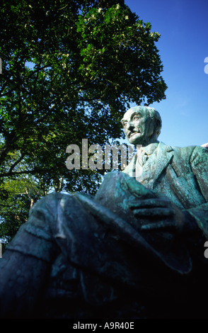 Thomas Hardy Statue In Dorchester town Dorset county England UK Stock Photo