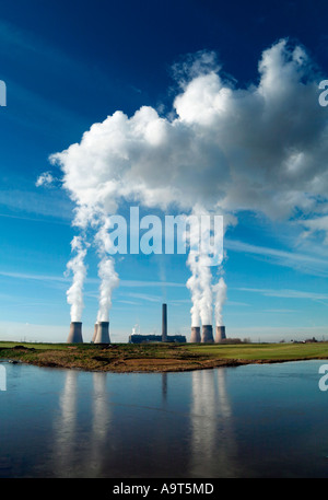 Fiddlers Ferry Coal Fired Powerstation near Widnes in Cheshire, UK. Stock Photo
