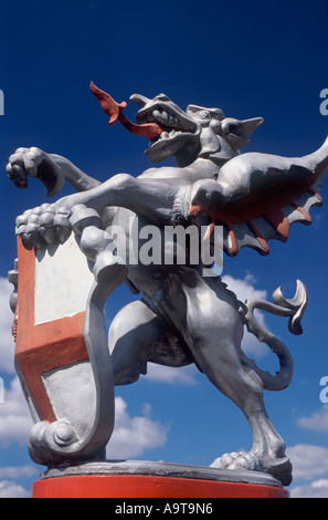 City of London dragon with shield bearing cross of St George on south end of Blackfriars Bridge marking City boundary Stock Photo