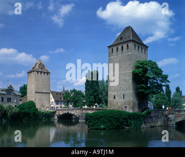 OLD STONE COVERED BRIDGE PETITE FRANCE RIVER ILL STRASBOURG ALSACE FRANCE Stock Photo