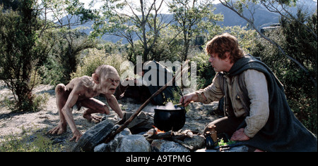 LORD OF THE RINGS : THE TWO TOWERS - 2002 Entertainment/NewLine film with Sean Astin at right and Gollum Stock Photo