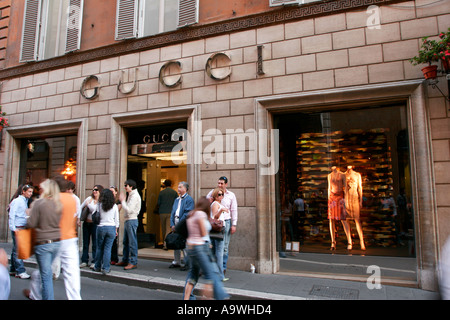 Gucci shop in Rome Italy Stock Photo - Alamy