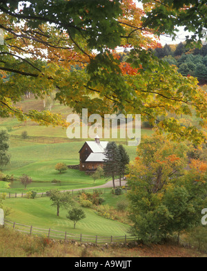 SCENIC FALL FOLIAGE GRAY FARM WOODSTOCK VERMONT USA Stock Photo