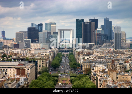 ⋱♱⋰ ⋱♱フランス　　ルーバー⋱♱⋰ ⋱✮⋰ ⋱♱ La Defence arch view from le Arch De La Triomphe Paris France