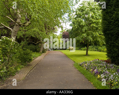 The Grounds and Landscaped Gardens of Woodthorpe Grange Park ...