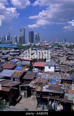 High rise and squatters, Manila, Philippines Stock Photo