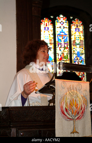 Revd Anne Le Bas preaching during the service Stock Photo