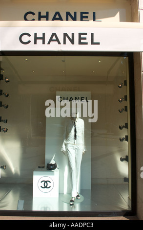 window of chanel boutique in Barcelona Stock Photo - Alamy