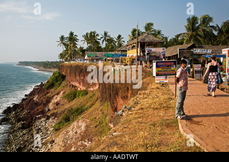 India Kerala The clifftop promenade at Varkala beach has a lot of restaurants hotels shops and a magnificent view of the ocean Stock Photo