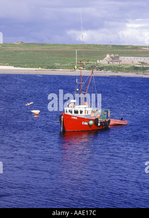 dh WEDDELL SOUND ORKNEY Fishing boat at anchor Burray farm dh WEDDELL SOUND ORKNEY Fishing boat at anchor Burray farm