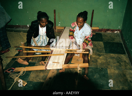 Two women Silk weaving Ambalavao Central Madgascar Stock Photo
