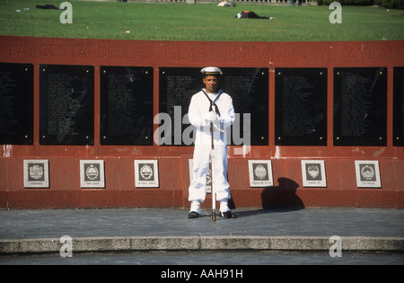 Guard at Monumento a los Caídos en Malvinas / Falklands War memorial, Plaza San Martin, Retiro, Buenos Aires, Argentina Stock Photo