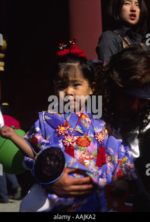 Mother and daughter at 3 5 7 Festival Hachimangu Shrine Kamakura Kanagawa Japan Stock Photo