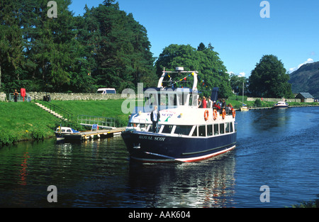 The cruise boat Royal Scot approaches the pier with visitors after a cruise on Loch Ness in Scotland Stock Photo