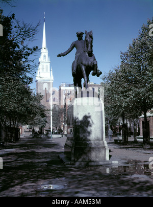 1950s STATUE PAUL REVERE CHRIST CHURCH BACKGROUND BOSTON MASSACHUSETTS Stock Photo