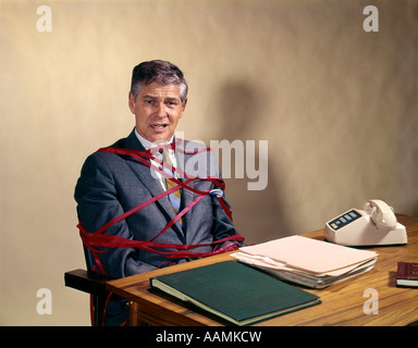 Writing note showing Time To Retire. Business concept for Take the  pensioner status stop working in elderly old enough Businessman in blue  suite stand Stock Photo - Alamy