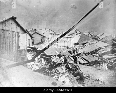 MAY 31 1889 RUINED DAMAGED BUILDINGS JOHNSTOWN PENNSYLVANIA FLOOD LINE IMAGE FROM BROKEN GLASS NEGATIVE Stock Photo