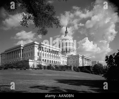 1950s 1960s CAPITOL BUILDING DOME SENATE HOUSE REPRESENTATIVES CONGRESS WASHINGTON DC Stock Photo