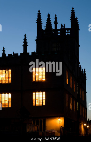 The gothic tower of the Bodleian library in the heart of Oxford at dusk Stock Photo