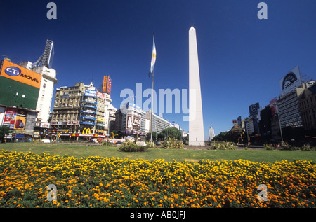 The Obelisk / El Obelisco and main central Avenida 9 de Julio avenue in summer, Buenos Aires, Argentina Stock Photo